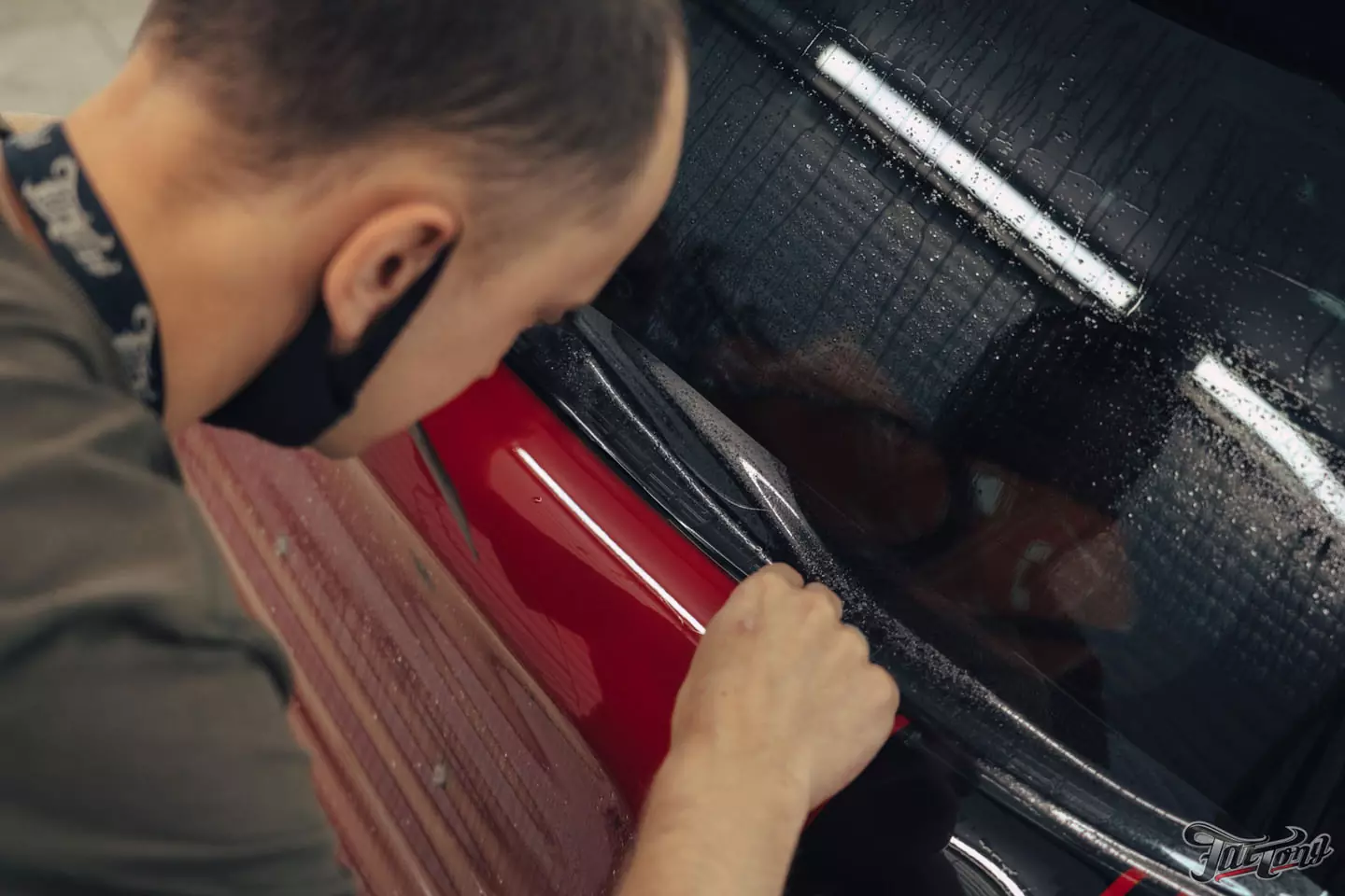 Оклейка Mini John Cooper Works глянцевым полиуретаном, наклейки на кузов, комплексная шумоизоляция, установка новых дисков, керамика дисков и суппортов